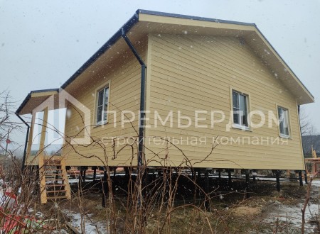 Фото со стройплощадок - Каркасный дом 9х9,4 м.