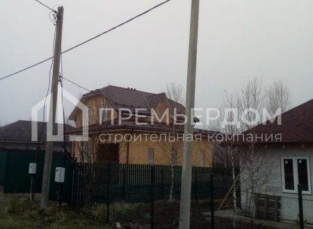 Фото со стройплощадок - Каркасный дом 10х10.5 м.