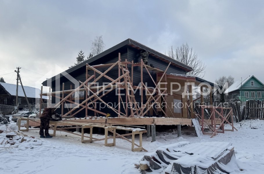 Фото со стройплощадок - Каркасный дом 10х11 м.