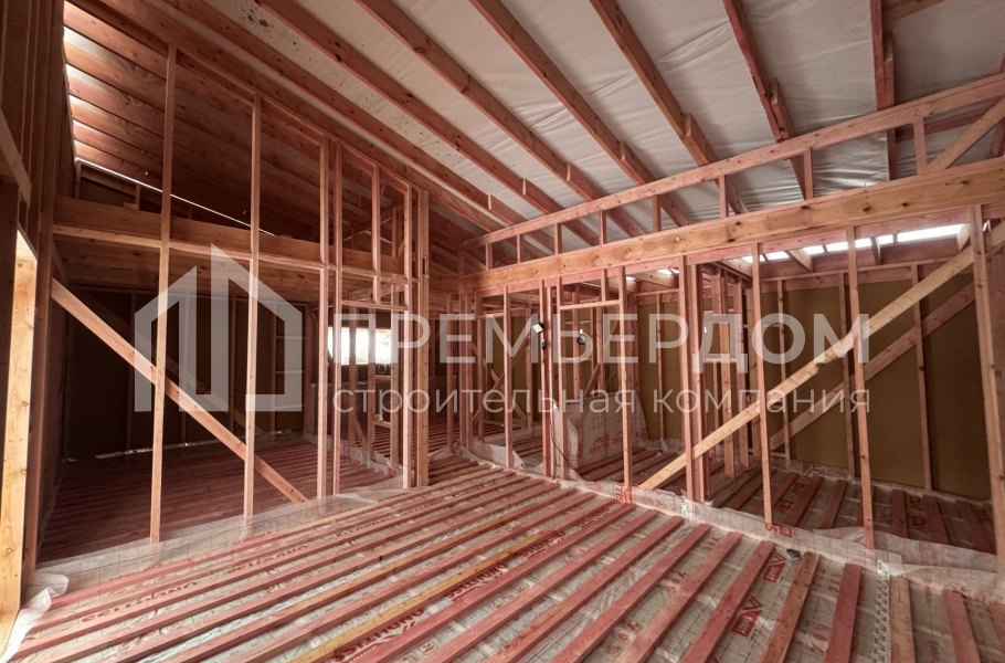 Фото со стройплощадок - Каркасный дом 10х11 м.