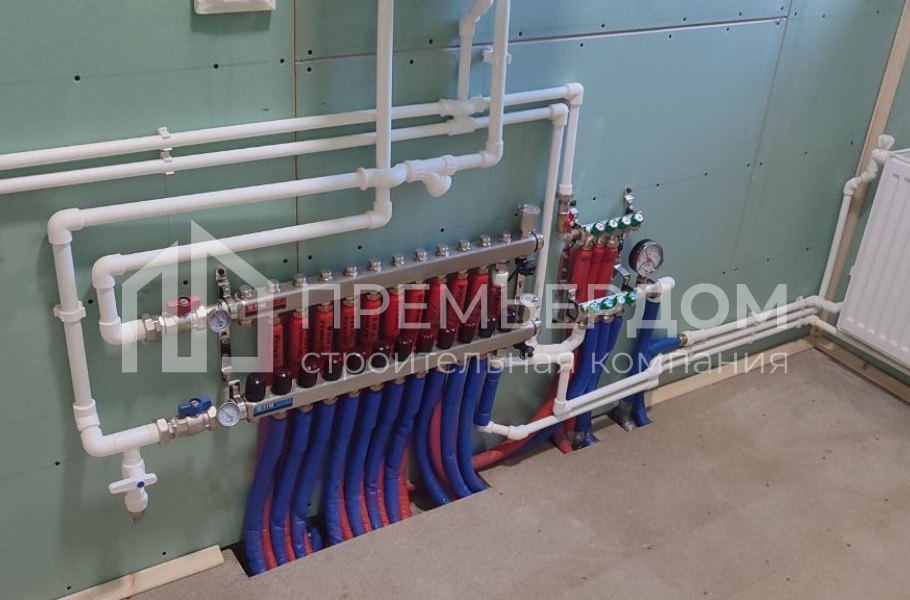 Фото со стройплощадок - Каркасный дом 11,7х11,5 м.