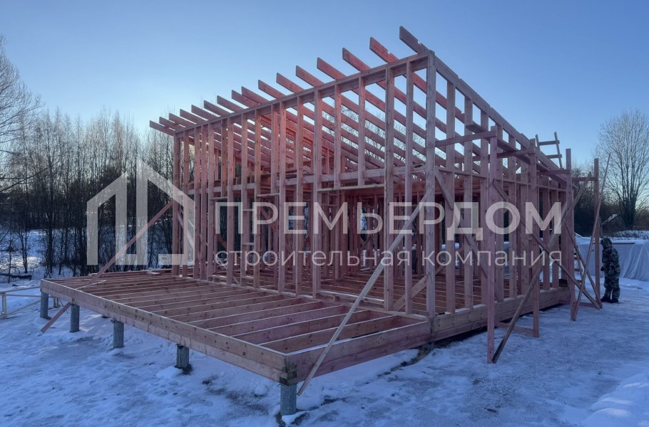 Фото со стройплощадок - Каркасный дом 10х11 м.