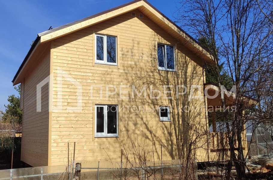 Фото со стройплощадок - Каркасный дом 8х9,5 м.