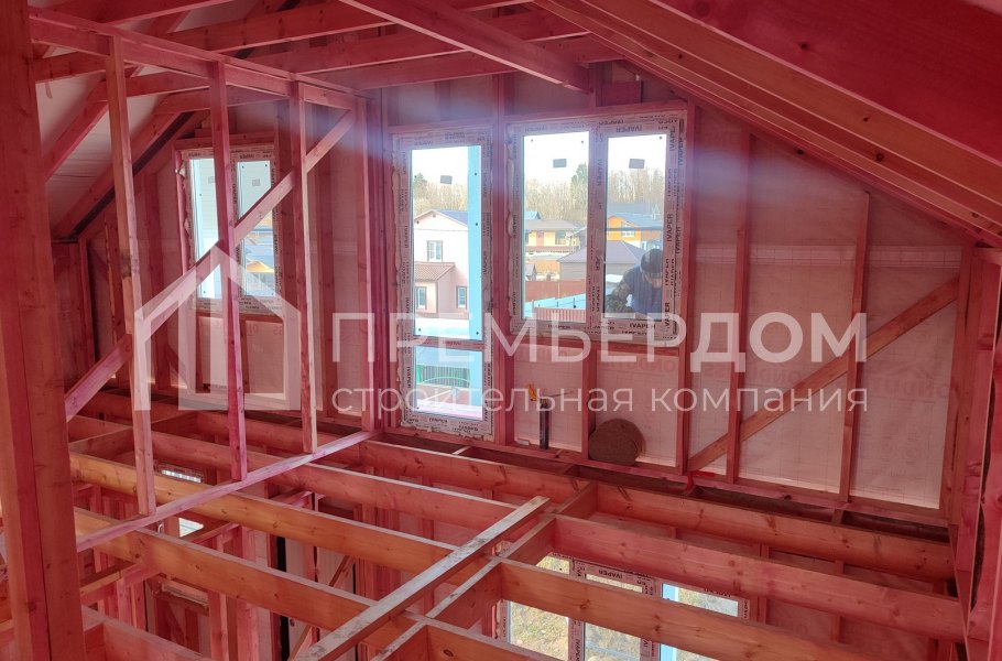 Фото со стройплощадок - Каркасный дом 11х10 м.