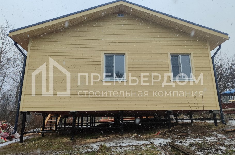 Фото со стройплощадок - Каркасный дом 9х9,4 м.