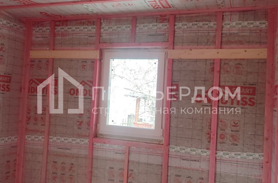 Фото со стройплощадок - Каркасный дом 9х9,4 м.