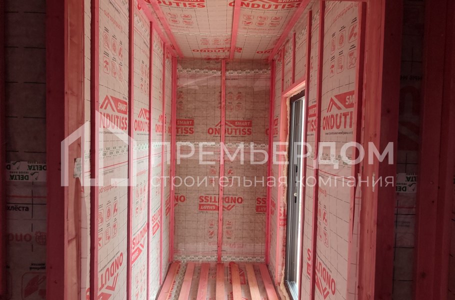 Фото со стройплощадок - Каркасный дом 9х9,4 м.