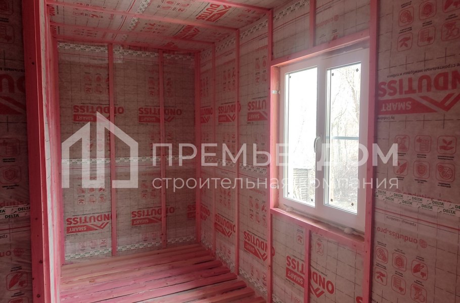 Фото со стройплощадок - Каркасный дом 9х9,4 м.