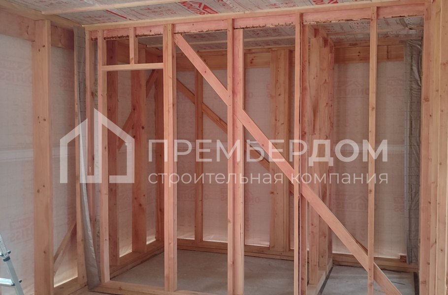 Фото со стройплощадок - Каркасный дом 8х10 м.