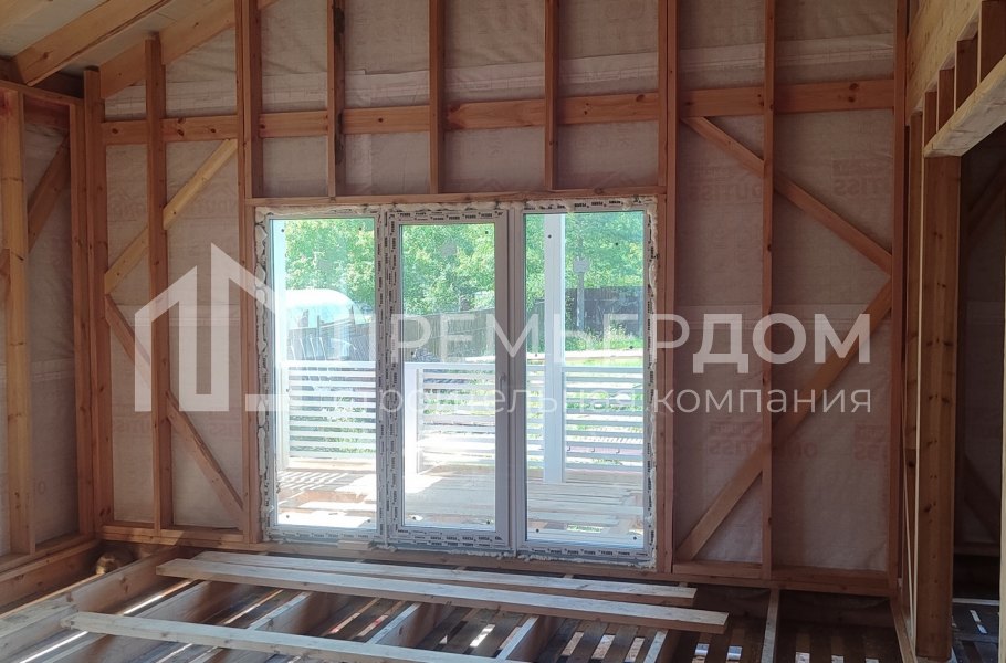 Фото со стройплощадок - Каркасный дом 9х12 м.