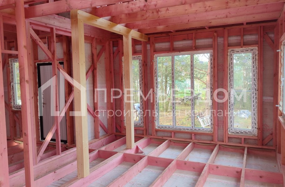 Фото со стройплощадок - Каркасный дом 7,5х7,5 м.