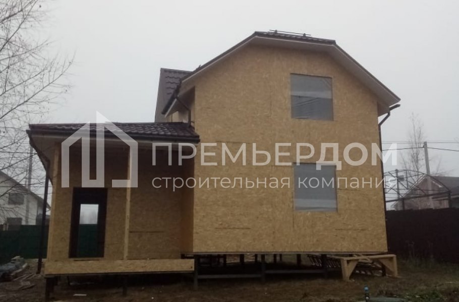 Фото со стройплощадок - Каркасный дом 10х10.5 м.