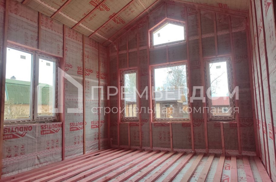 Фото со стройплощадок - Каркасный дом 8,5х9 м.