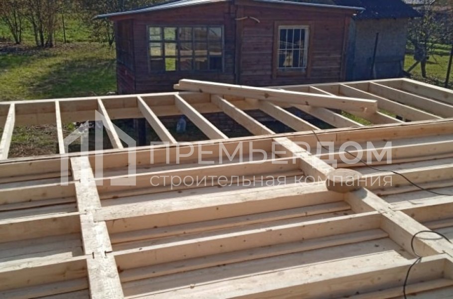 Фото со стройплощадок - Дом из бруса 9х9 м.