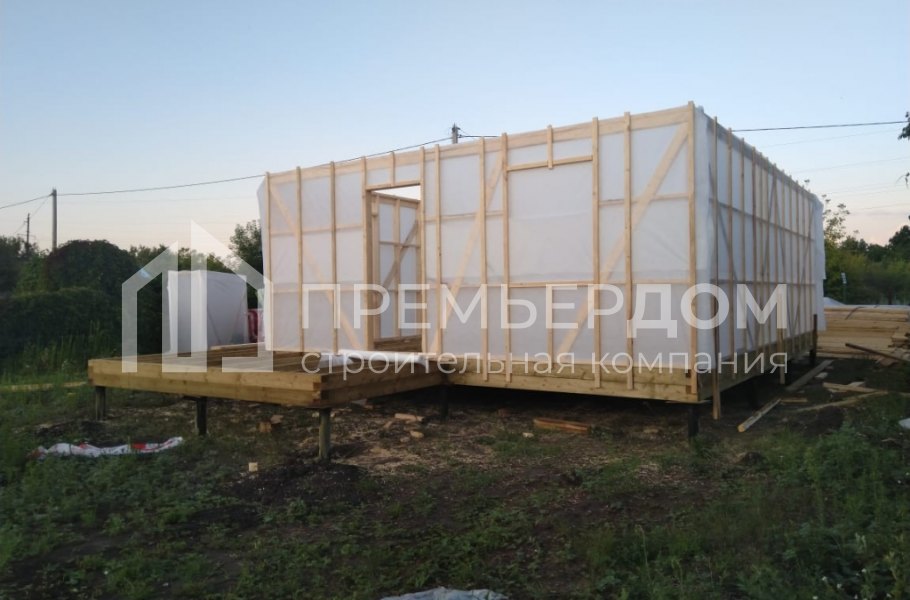 Фото со стройплощадок - Каркасный дом 7х10 м.
