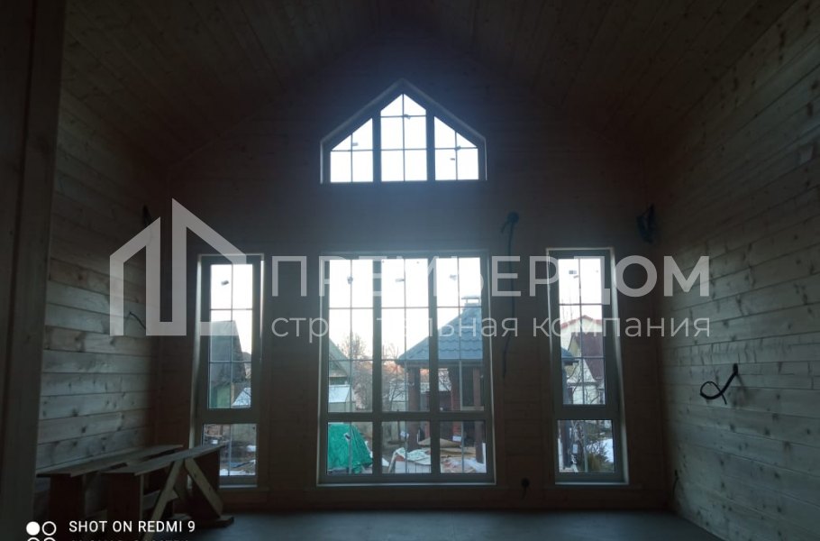 Фото со стройплощадок - Каркасный дом 8х9 м.