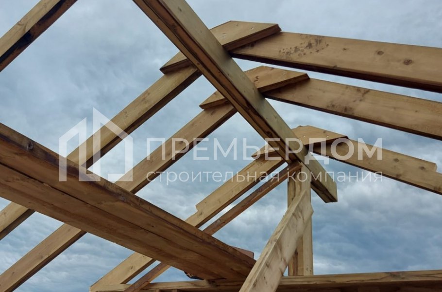 Фото со стройплощадок - Каркасный дом 8х9 м.