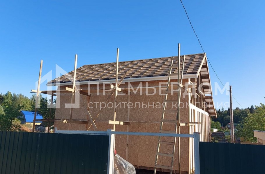 Фото со стройплощадок - Каркасный дом 8х9 м.