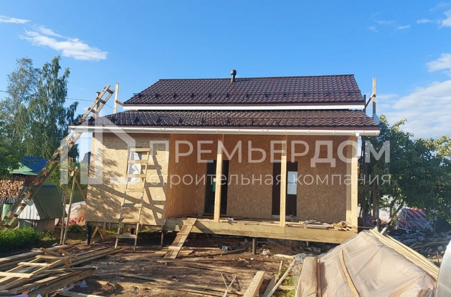 Фото со стройплощадок - Каркасный дом 8х9 м.