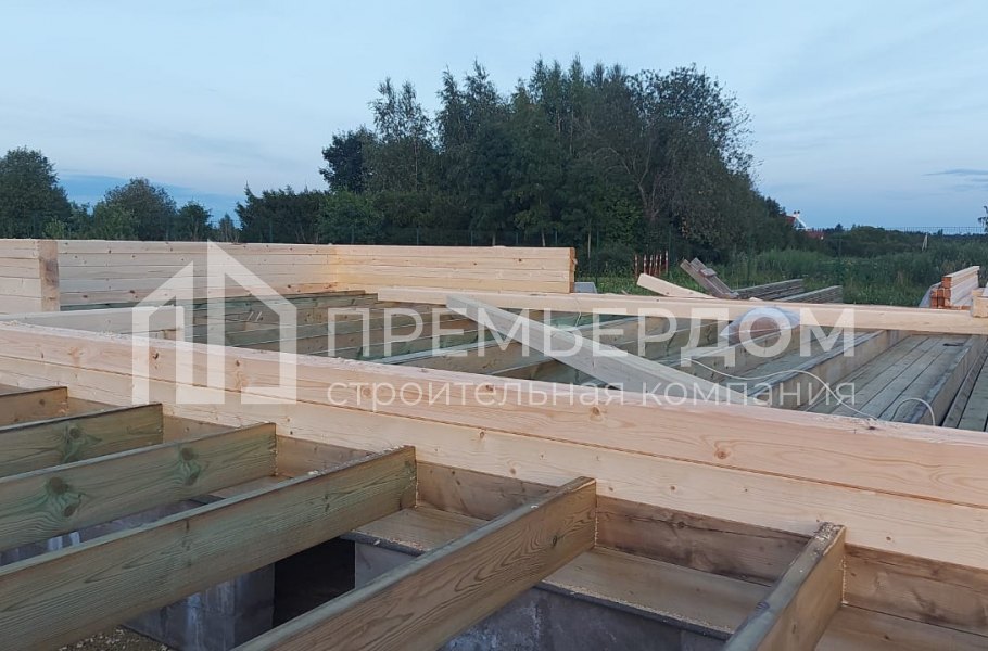 Фото со стройплощадок - Дом из бруса 9х11 м.