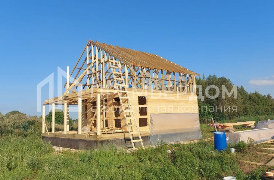 Фото со стройплощадок - Дом из бруса 9х11 м.