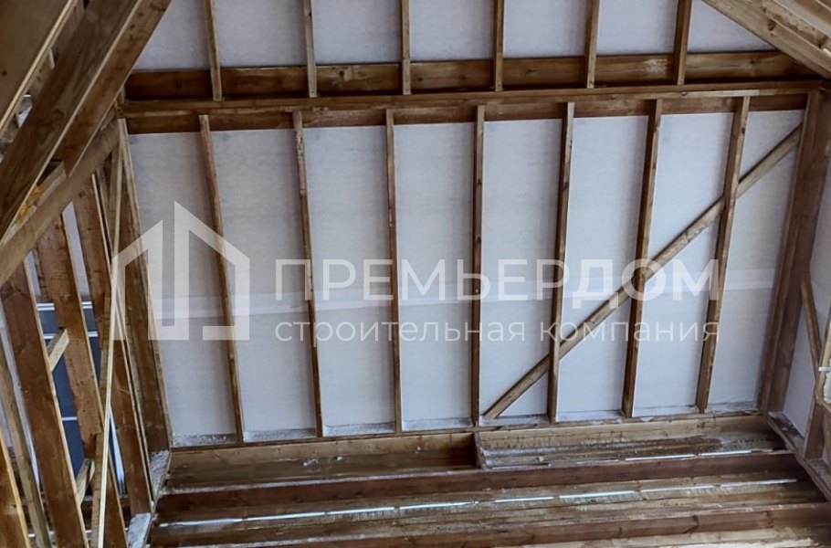 Фото со стройплощадок - Каркасный дом 10.5×12 м.